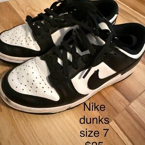 Nike Men's Black and White Sneakers